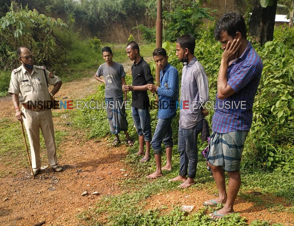 Assam: Villagers catch illegal immigrants trying to enter via river in Cachar