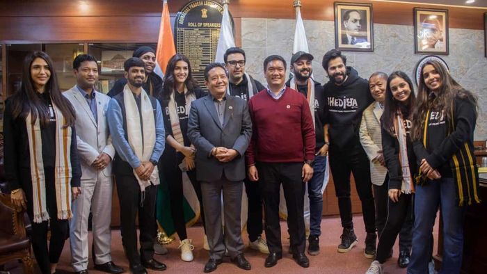 ‘Bhediya’ arrives in Arunachal Pradesh announces Kriti Sanon