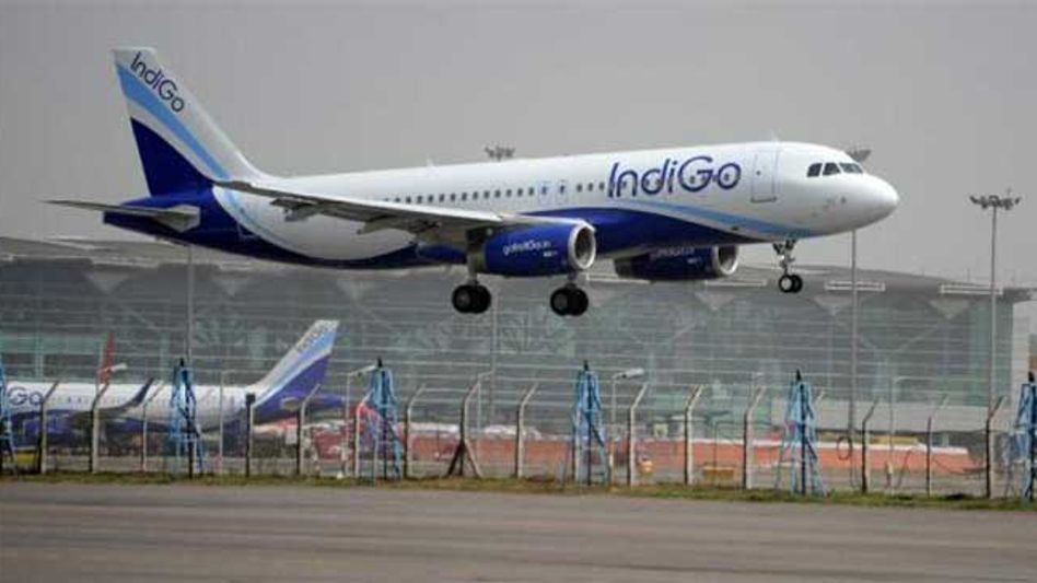 Mumbai Air Connectivity comes to standstill, 30 Flights Cancelled, 118 Delayed Mumbai Air Connectivity comes to standstill, 30 Flights Cancelled, 118 Delayed