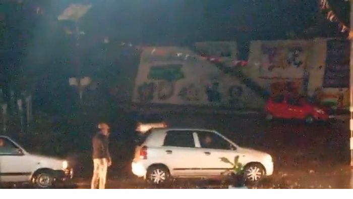 MEGHALAYA: Hardworking police officer clears traffic during rain in West Garo Hill district