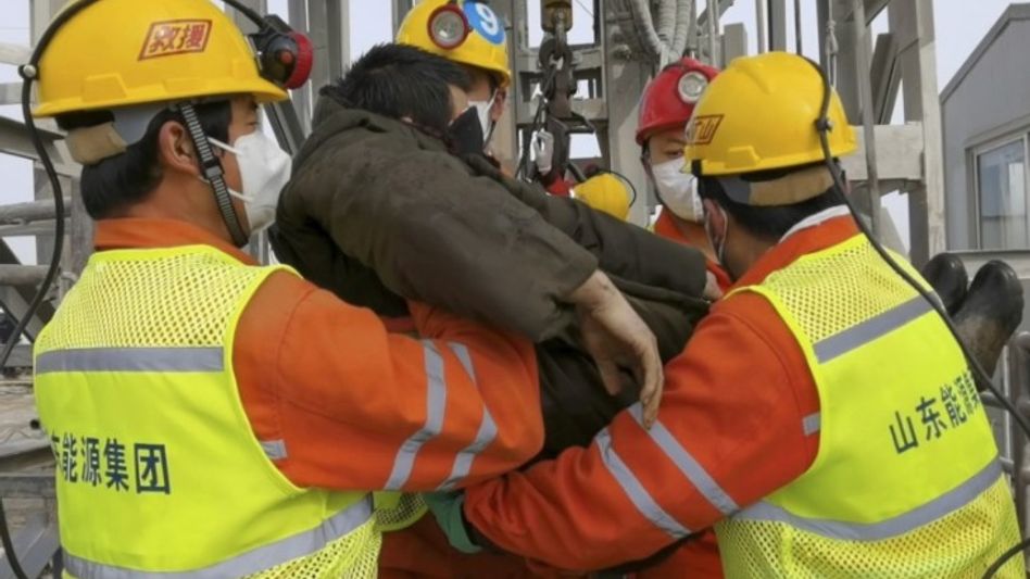 11 miners trapped underground rescued after 14-day operation in China 11 miners trapped underground rescued after 14-day operation in China
