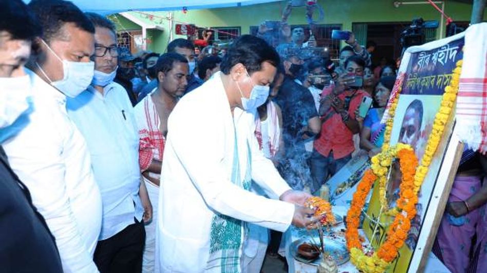 CM Sonowal reviews COVID situation in Assam with health minister Himanta Biswa Sarma, deputy commissioners CM Sonowal reviews COVID situation in Assam with health minister Himanta Biswa Sarma, deputy commissioners