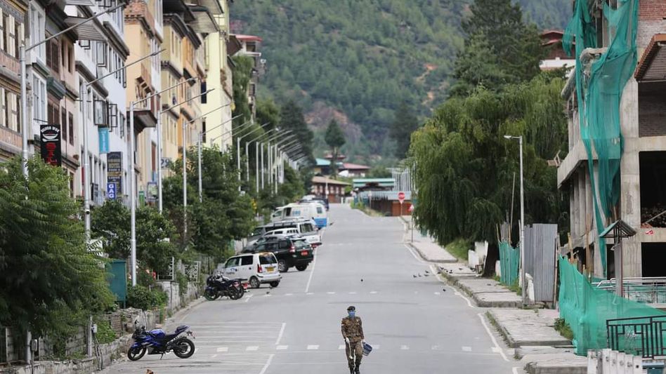 Bhutan begins nationwide programme to feed dogs stuck under lockdown Bhutan begins nationwide programme to feed dogs stuck under lockdown