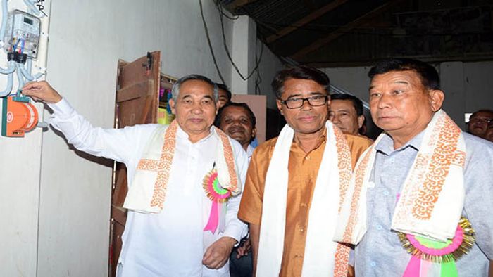 Delhi: Massive fire breaks out at Ghazipur dumping yard