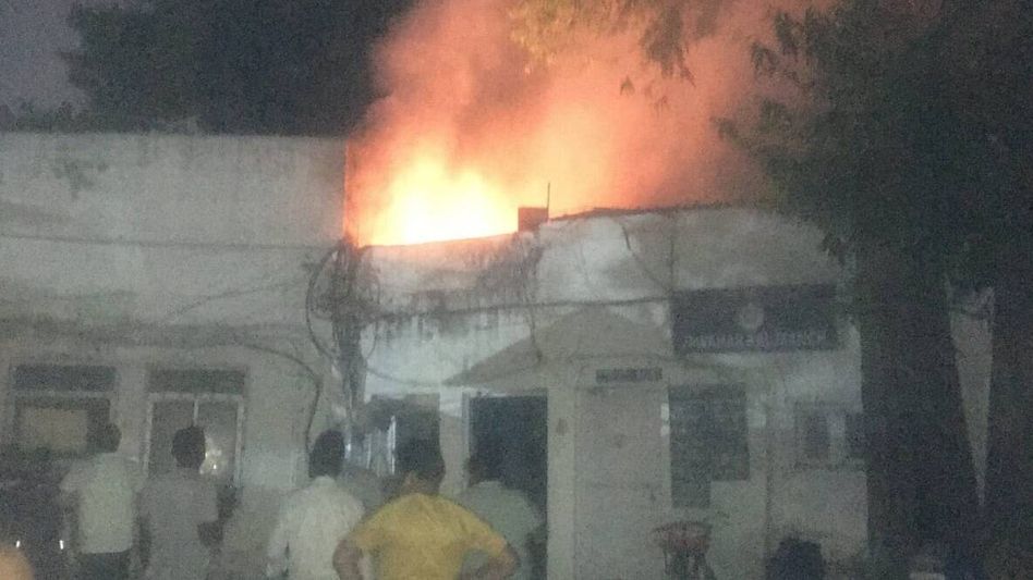 Delhi: Fire doused at Congress HQ on Akbar Road; no casualties recorded Delhi: Fire doused at Congress HQ on Akbar Road; no casualties recorded