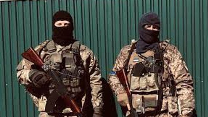 Ukrainian troops push Russian forces out of Kyiv suburb Makariv