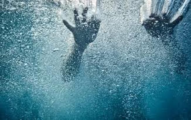 Four picnickers from Jorhat feared drowned in the Brahmaputra Four picnickers from Jorhat feared drowned in the Brahmaputra