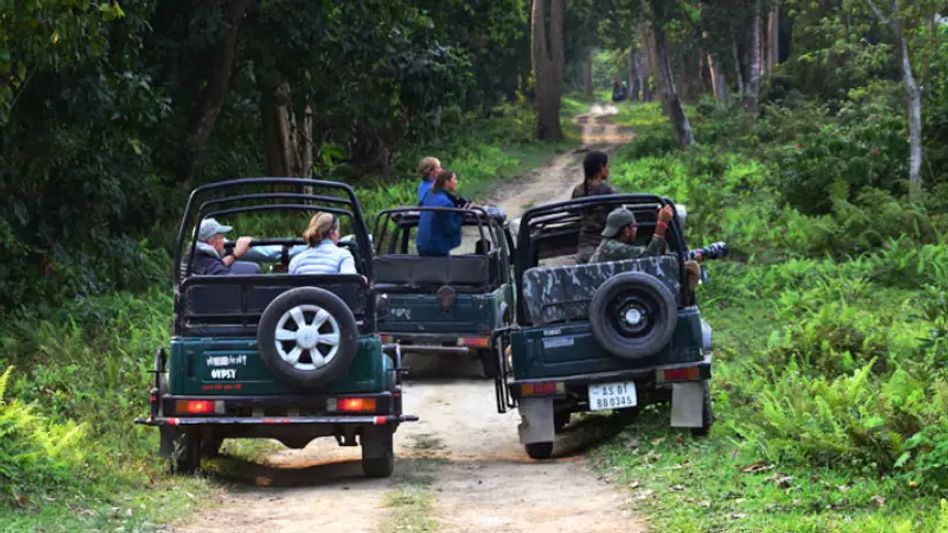 Assam: CM Sarma gives one-time cash support to Jeep Safari participants and tourist guides Assam: CM Sarma gives one-time cash support to Jeep Safari participants and tourist guides