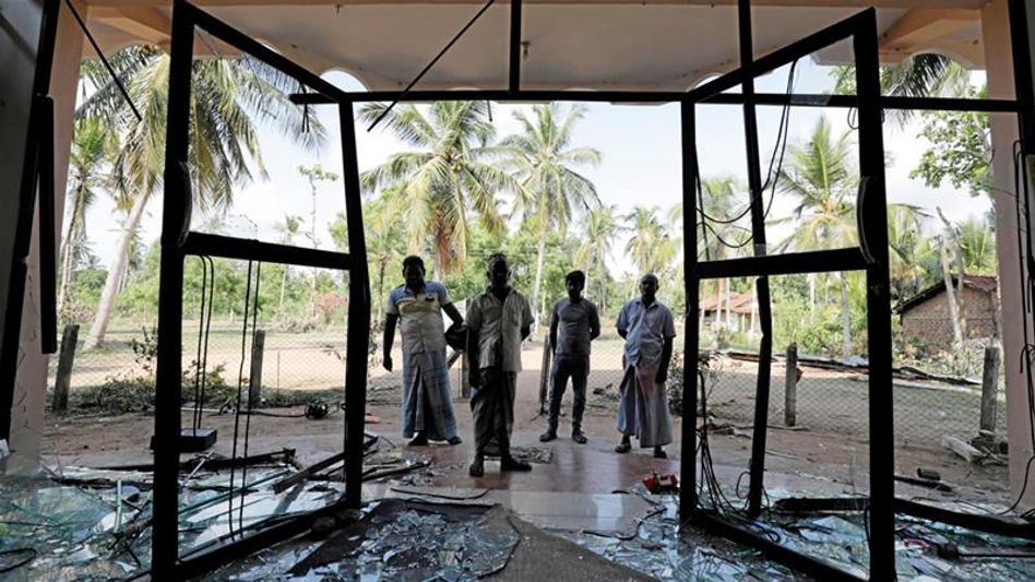 Curfew clamped in Sri Lanka after anti-Muslim riots Curfew clamped in Sri Lanka after anti-Muslim riots