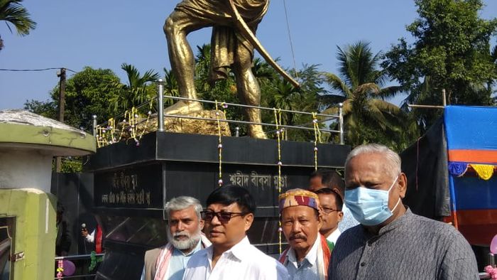Assam: Tinsukia District Congress Committee celebrates Veer Birsa Munda birthday at Margherita