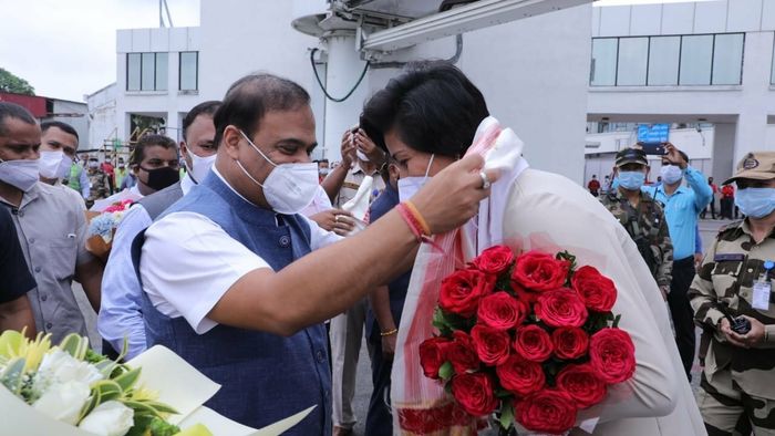 Lovlina Borgohain becomes emotional after warm welcome at Guwahati airport