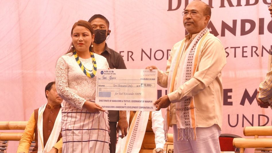 Manipur: Handicrafts tool kits distributed among 1500 artisans Manipur: Handicrafts tool kits distributed among 1500 artisans