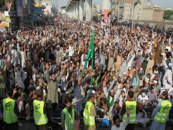 Pak: Punjab govt transfers 30 police officers following TLP protests