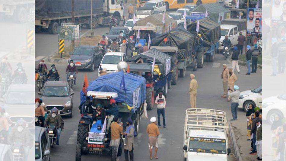 Farmers Protest: As protest intensifies, over 1500 vehicles from Punjab head towards Delhi border Farmers Protest: As protest intensifies, over 1500 vehicles from Punjab head towards Delhi border