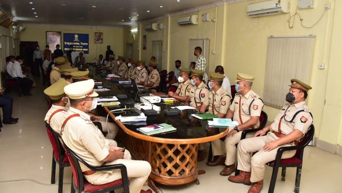 Assam CM meets police officials in Sivasagar; reiterates to make police stations corruption free