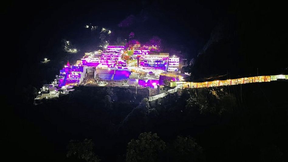 12 dead, 20 injured in stampede at Vaishno Devi shrine in J&K 12 dead, 20 injured in stampede at Vaishno Devi shrine in J&K