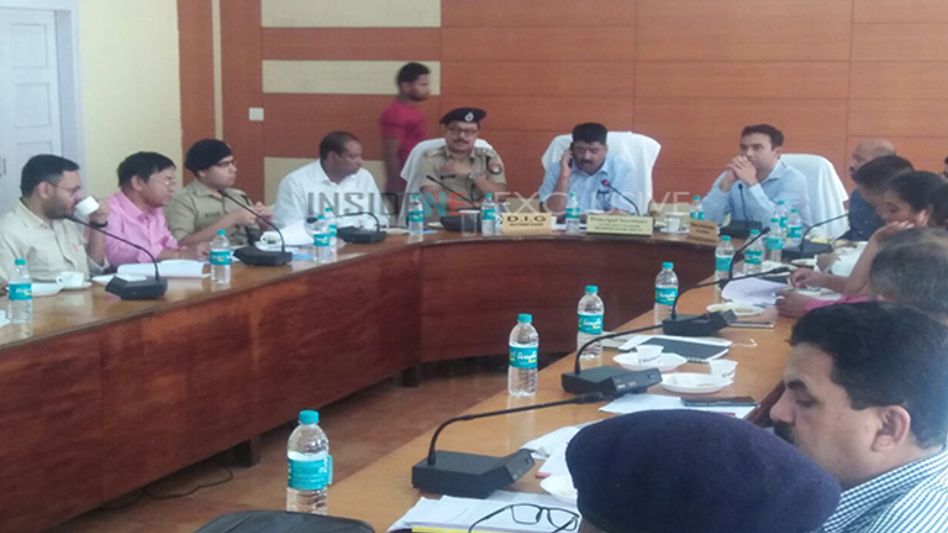 ASSAM: PRINCIPAL SECRETARY, REVENUE & DM REVIEWS FLOOD SITUATION IN HAILAKANDI DISTRICT ASSAM: PRINCIPAL SECRETARY, REVENUE & DM REVIEWS FLOOD SITUATION IN HAILAKANDI DISTRICT