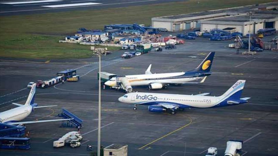 Indian Air Force AN-32 overshoots runway in Mumbai airport Indian Air Force AN-32 overshoots runway in Mumbai airport