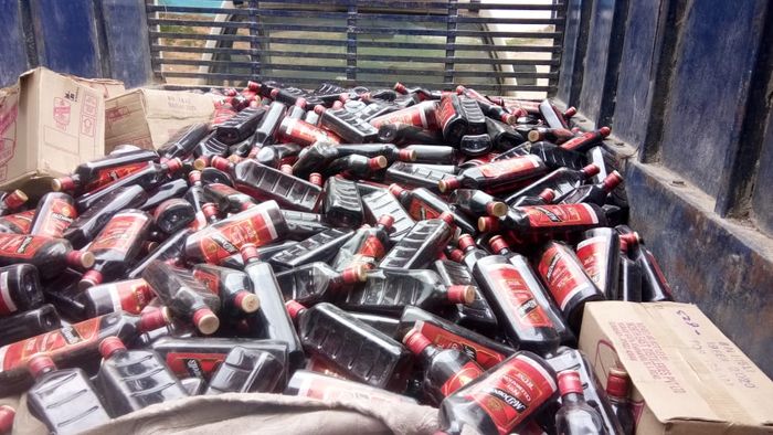 Assam: Huge consignment of illegal liquor seized at Lahorijan