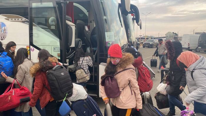 Russian buses to travel to Eastern Ukraine for evacuation of Indian students