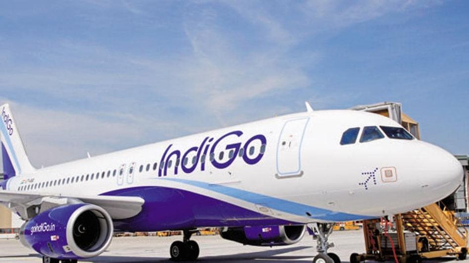 Assam: Smart phone catches fire on a flight from Dibrugarh to Delhi Assam: Smart phone catches fire on a flight from Dibrugarh to Delhi