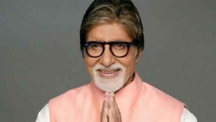 B-Town Celebs Wish Fans a "Merry Christmas"