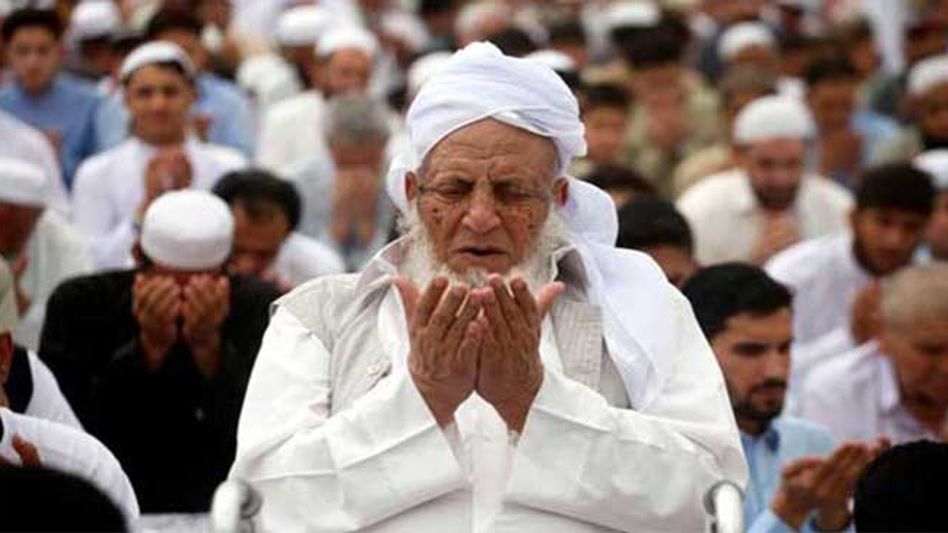 Festive fever grips Muslim Community, Eid ul-Fitr tomorrow Festive fever grips Muslim Community, Eid ul-Fitr tomorrow