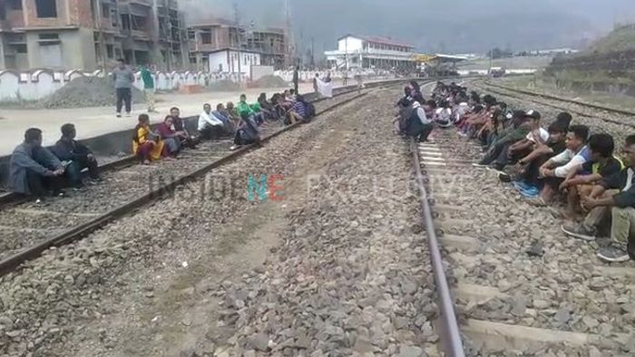 rail blockade