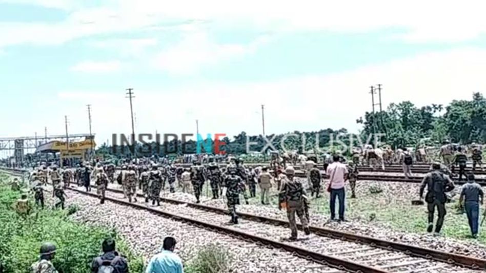 Many hurt in clashes between police, protesters in Gossaigaon Many hurt in clashes between police, protesters in Gossaigaon