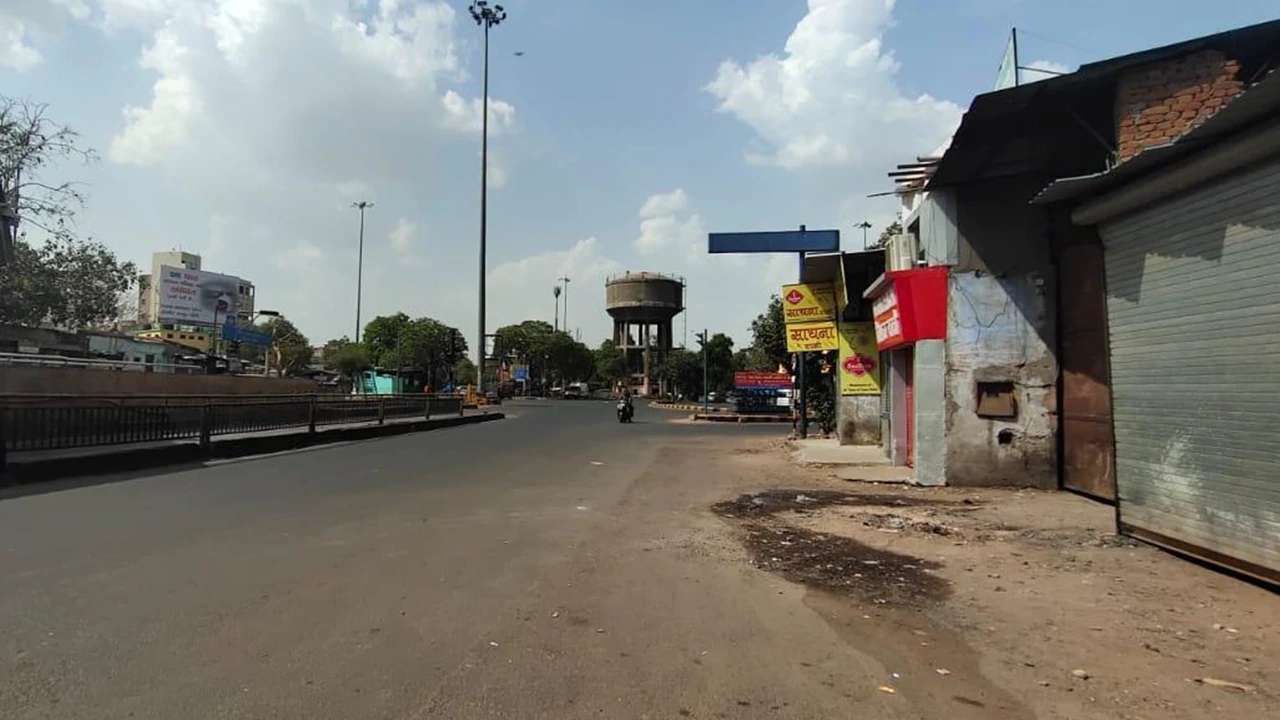 Sunday lockdowns extended to 4 more MP districts