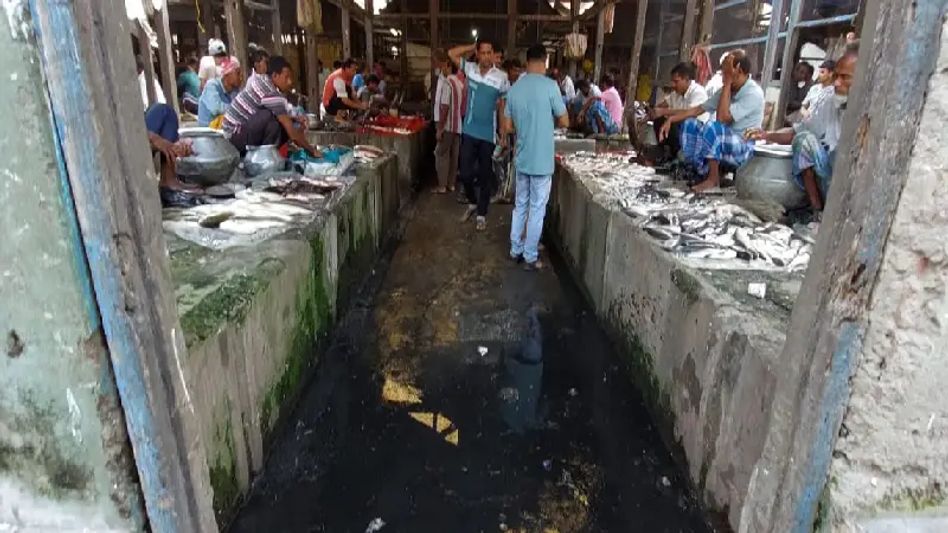 Dhubri Municipal Market is at Unhealthy condition, read the report Dhubri Municipal Market is at Unhealthy condition, read the report