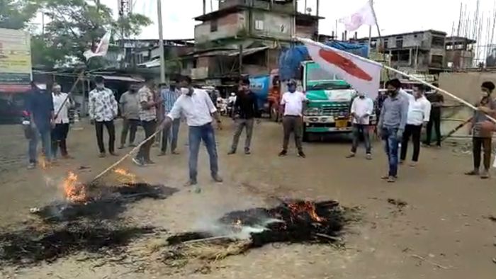 Assam Congress, AASU stage protests against fuel price hike