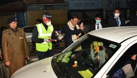 Assam CM personally joins police officers on duty tooversee anti-drunk driving campaign in Guwahati Assam CM personally joins police officers on duty tooversee anti-drunk driving campaign in Guwahati