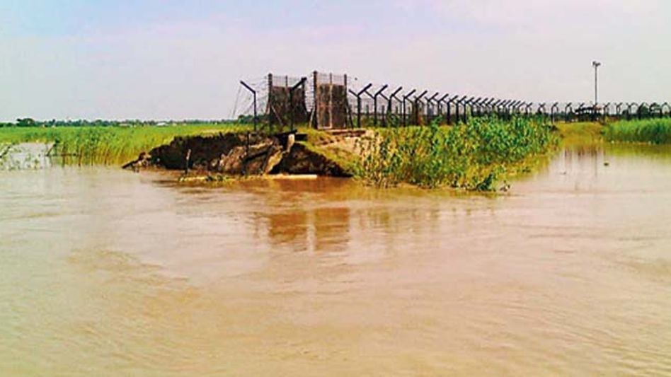 ASSAM: INDIA OPERATIONALISES FIRST SMART FENCE ON BANGLADESH BORDER ASSAM: INDIA OPERATIONALISES FIRST SMART FENCE ON BANGLADESH BORDER