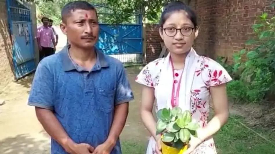 Assam Bus driver’s daughter shines at HSLC exams; secures 4th position Assam Bus driver’s daughter shines at HSLC exams; secures 4th position