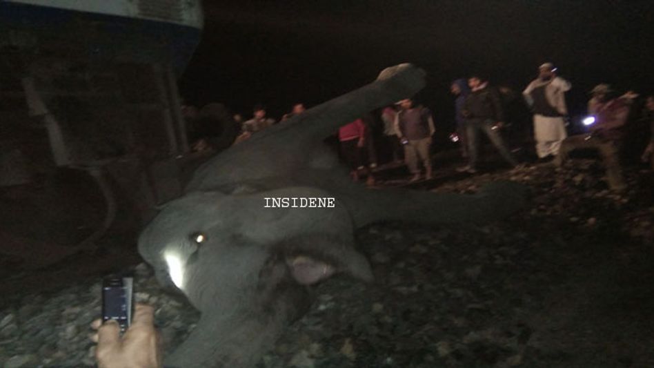 ASSAM: TRAIN SERVICE SUSPENDED DUE TO LANDSLIDES ASSAM: TRAIN SERVICE SUSPENDED DUE TO LANDSLIDES