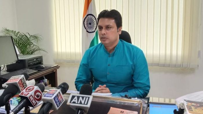 Journalists boycott biplab deb