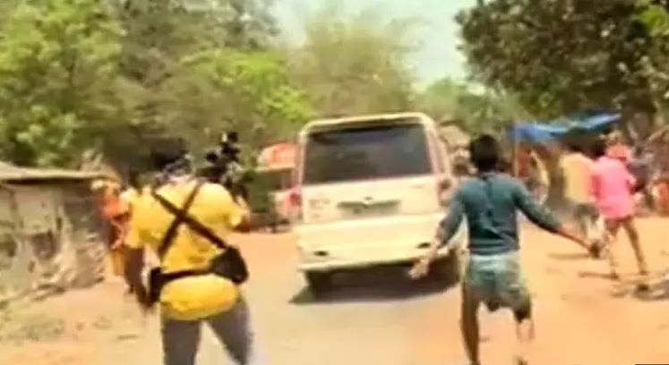 Miscreants attack media vehicles covering elections in West Bengal