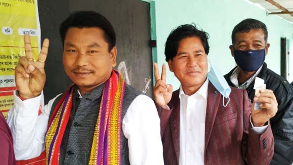 Chandi Basumatary & Deben Boro, former BLT cadres turned political rivals, shake hands at polling station Chandi Basumatary & Deben Boro, former BLT cadres turned political rivals, shake hands at polling station