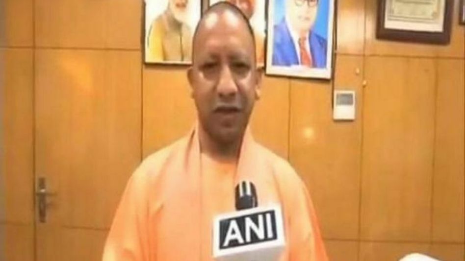 Yogi Adityanath caught uttering slang on camera; AAP shares video Yogi Adityanath caught uttering slang on camera; AAP shares video
