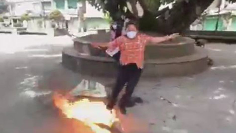 Bhaichung Bhutia's effigies are being burnt in Namchi. Here's why Bhaichung Bhutia's effigies are being burnt in Namchi. Here's why