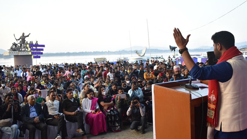 Lurin Jyoti Gogoi, Assam's new regional protagonist, thunders at BJP beside mighty Brahmaputra Lurin Jyoti Gogoi, Assam's new regional protagonist, thunders at BJP beside mighty Brahmaputra
