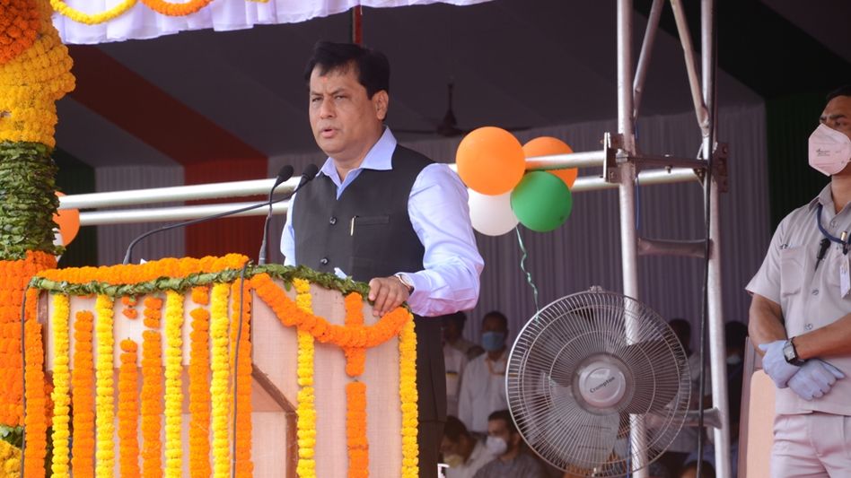Assam CM Sonowal hoists tri-colour, says no compromise in implementation of Assam Accord Assam CM Sonowal hoists tri-colour, says no compromise in implementation of Assam Accord