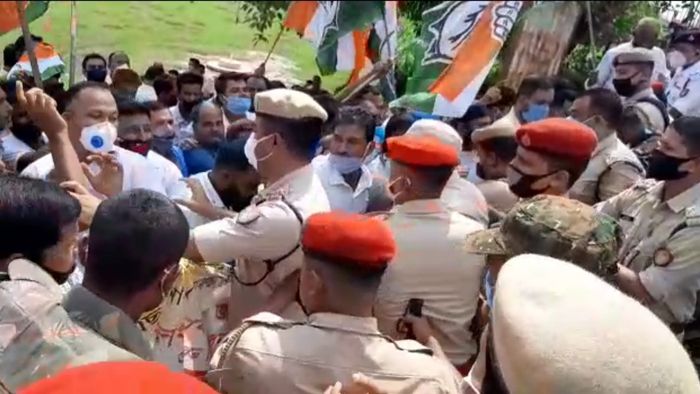 Congress stages statewide protest against SI exam scam