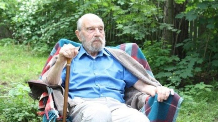 British Cold War double agent George Blake dies at 98