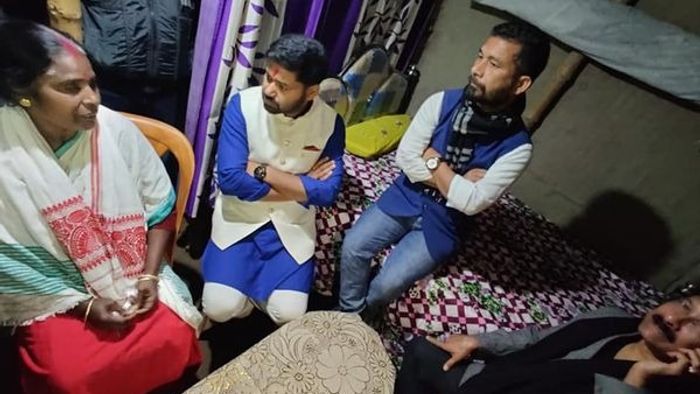 Assam: AJP President Lurinjyoti Gogoi visits residence of Martyrs of anti-mass movement