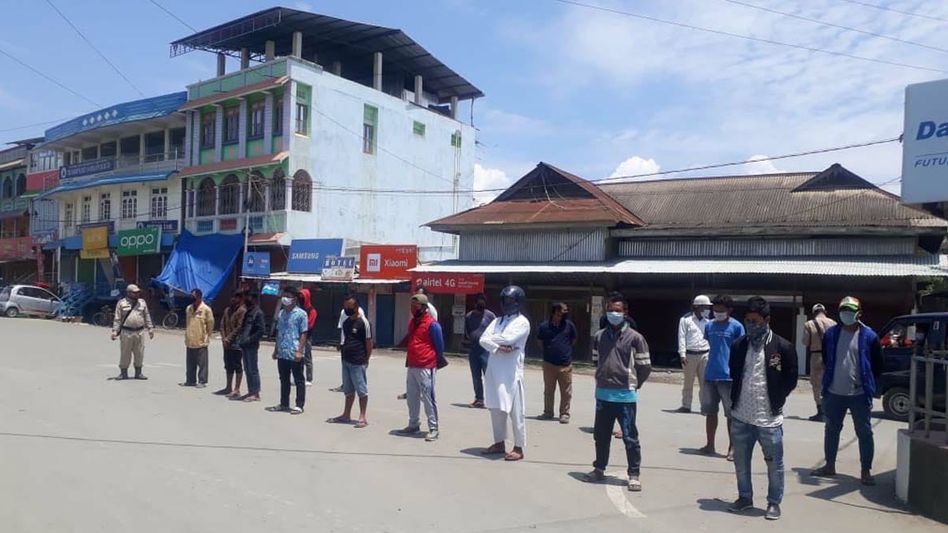 Manipur police collected Rs 2 crore as fines from COVID-19 restrictions violators Manipur police collected Rs 2 crore as fines from COVID-19 restrictions violators