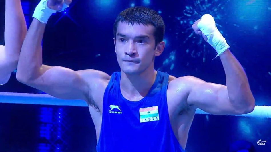 Shiva Thapa suffers shock defeat in 64kg final, settles for silver Shiva Thapa suffers shock defeat in 64kg final, settles for silver