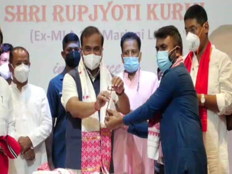 Assam: Rupjyoti Kurmi joins BJP; gifts 'trishul' to CM Himanta