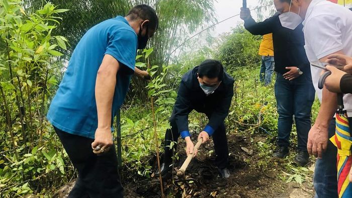 Ten Minutes to Earth'